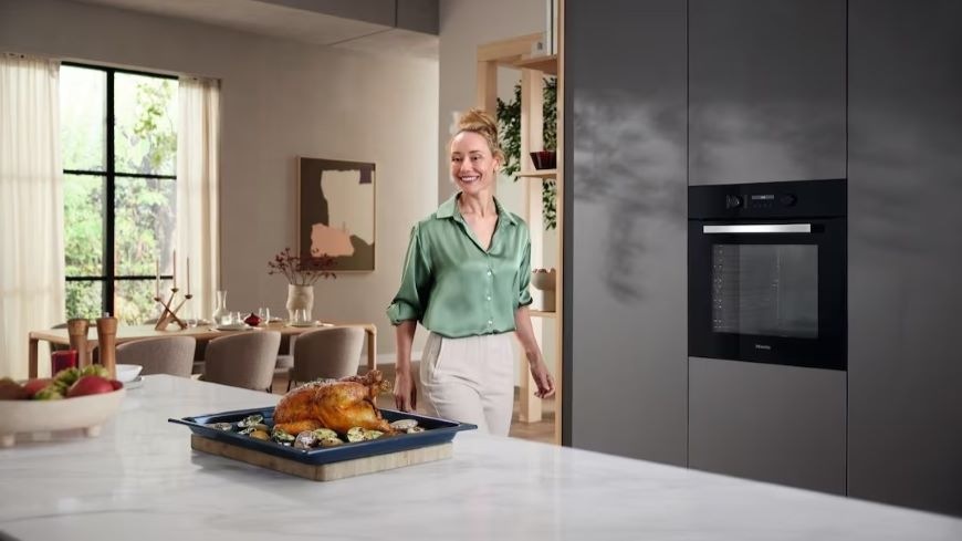 Rúra Miele H 2467 BP čierna Rúra Miele H 2467 BP čierna