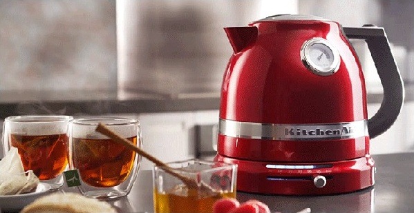 Rýchlovarná kanvica KitchenAid Artisan 5KEK1522EIB Rýchlovarná kanvica KitchenAid Artisan 5KEK1522EIB