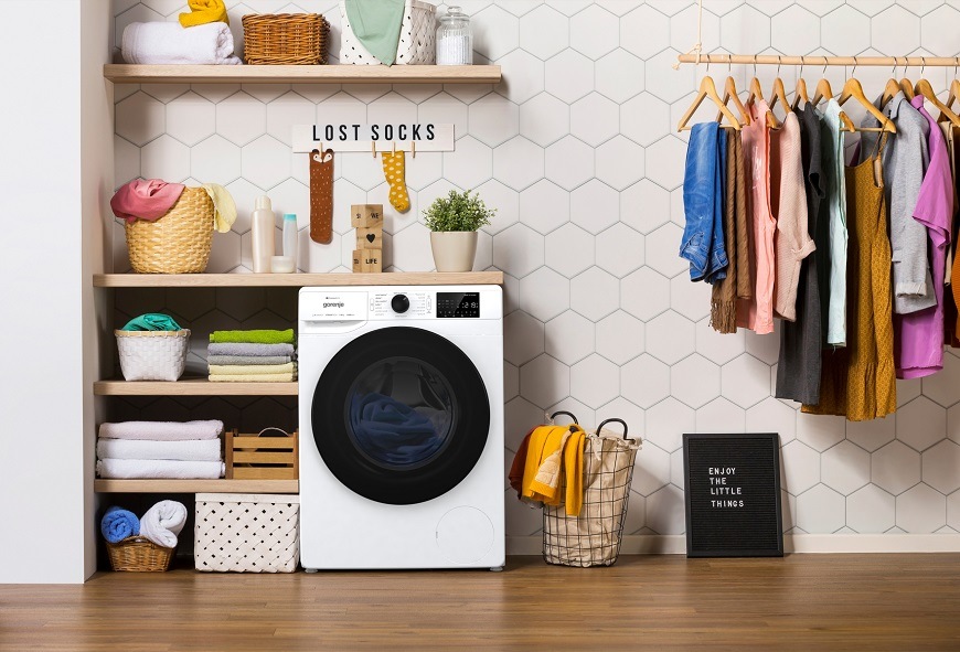 Úzka vopred plnená práčka Gorenje WEP84A1WI, biela
