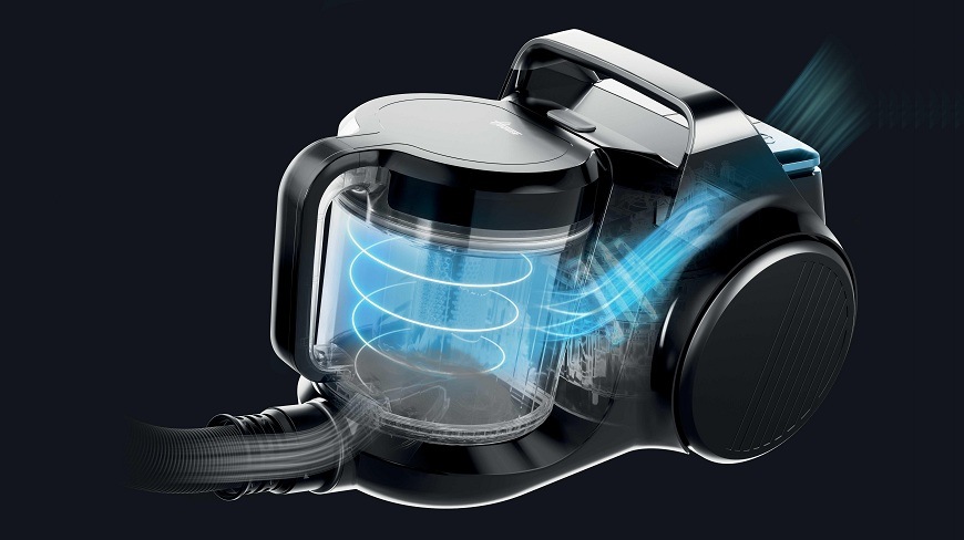 Podlahový vysávač Hoover HP210P 011 čierny/sivý vysávač Hoover HP210P 011 na tmavom pozadí s modro naznačeným prúdom vzduchu pri cyklónovej filtrácii