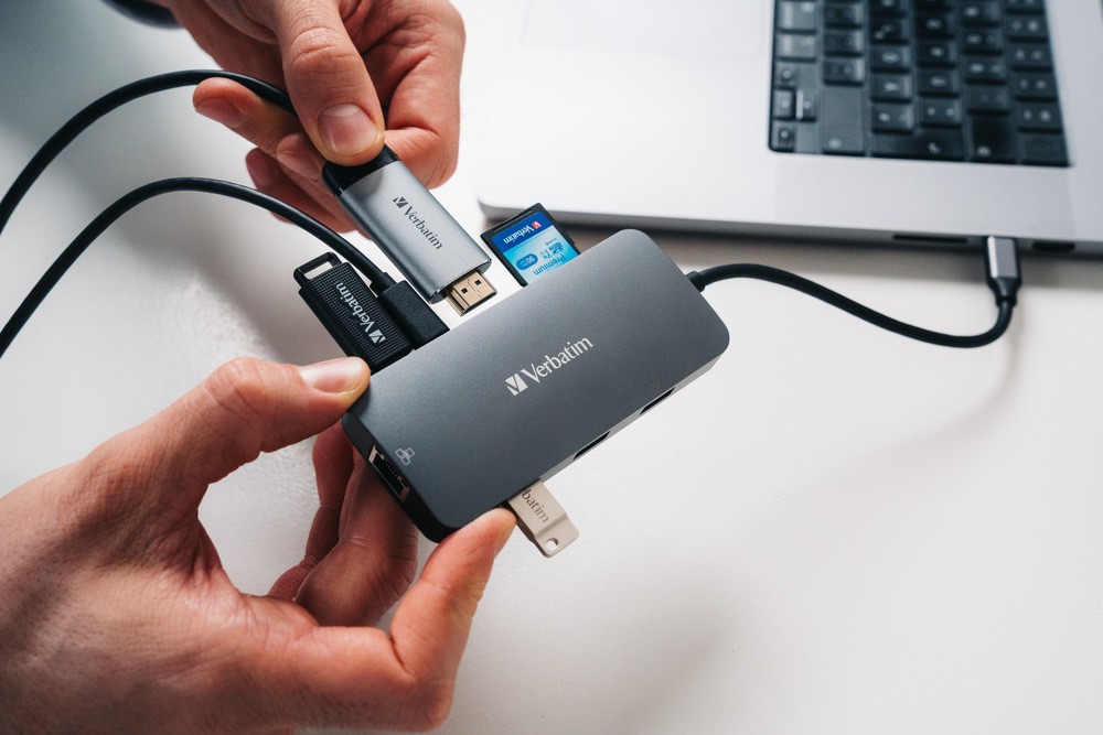 USB Hub Verbatim USB-C Pro Multiport 9 Port strieborný