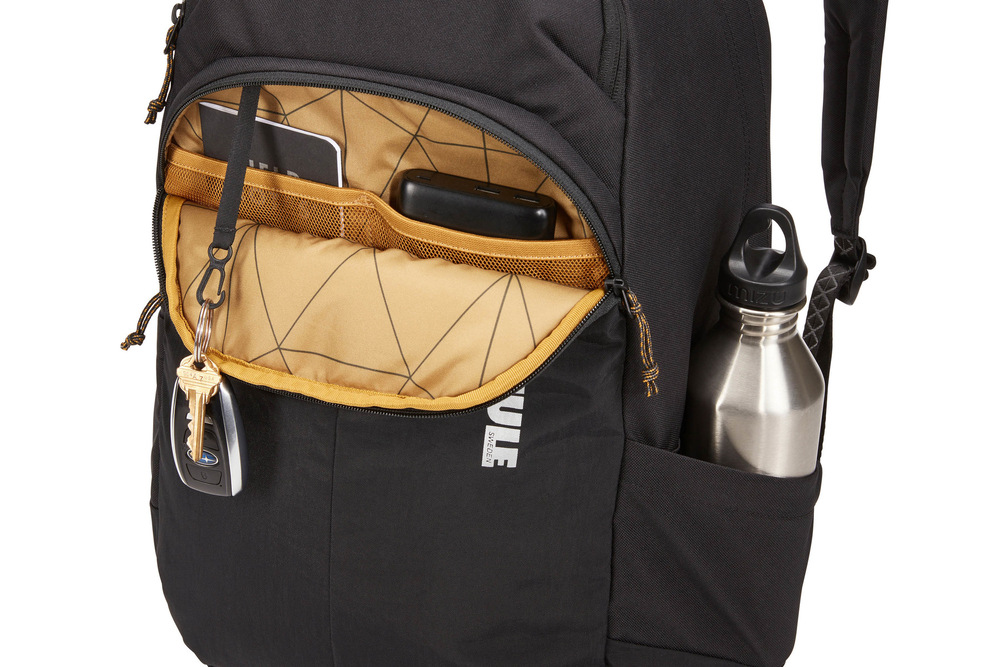 Batoh na notebook THULE Exeo 28 l čierny Detail priestoru na príslušenstvo THULE Exeo 28 l - čierny