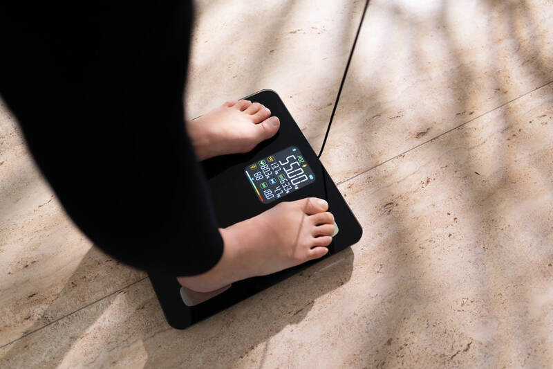 Osobná váha TrueLife FitScale W8 BT Black čierna Osobná váha TrueLife FitScale W8 BT Black čierna