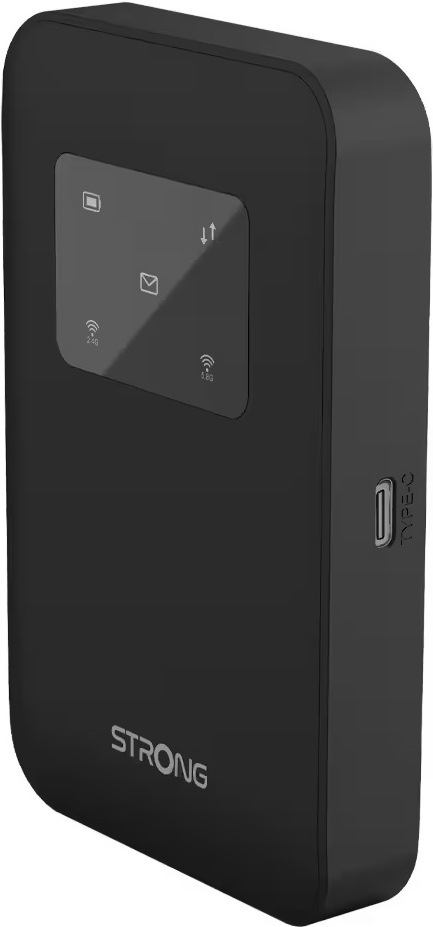 Prenosný hotspot Strong 4G+MIFI900 bez displeje čierny Na obrázku je prenosný hotspot Strong 4G+MIFI900 v čiernom prevedení zachytený šikmo spredu. Má malé vreckové telo so zaoblenými rohmi a hladkým matným povrchom. Na prednej strane je tmavý lesklý panel so stavovými ikonami pre batériu, správy a Wi-Fi siete 2,4 GHz a 5 GHz. Na pravom boku je vidieť USB-C konektor s malým krytom a dole na čele logo STRONG.