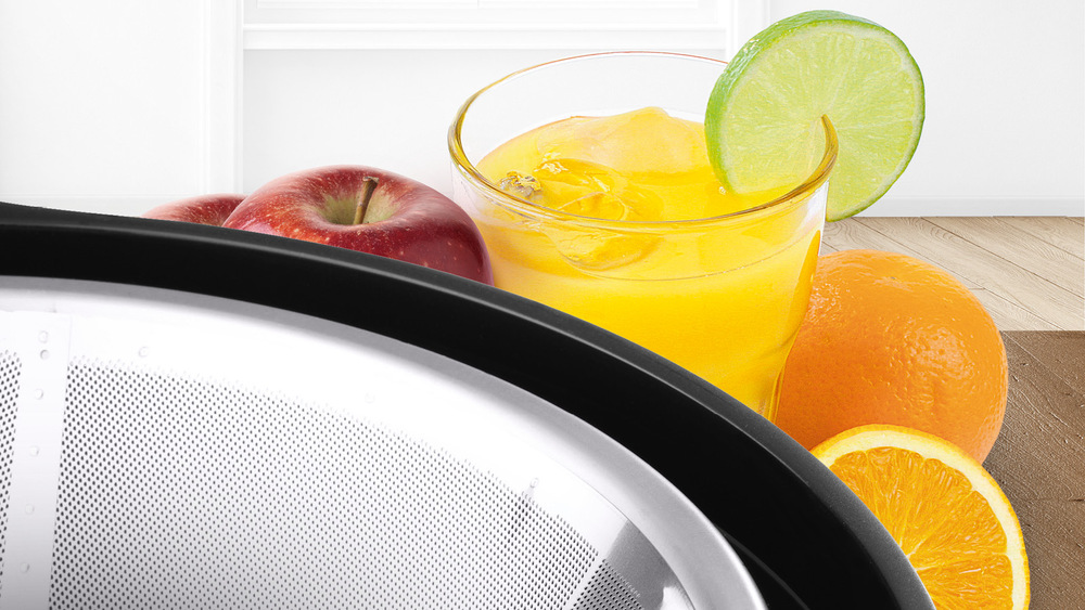 Odšťavovač Bosch MES4000 hliník/plast