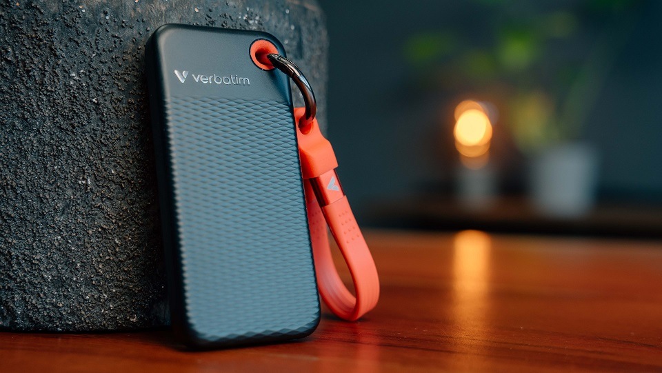 SSD externý Verbatim Pocket 1TB čierny/červený SSD externý Verbatim Pocket 1TB čierny/červený