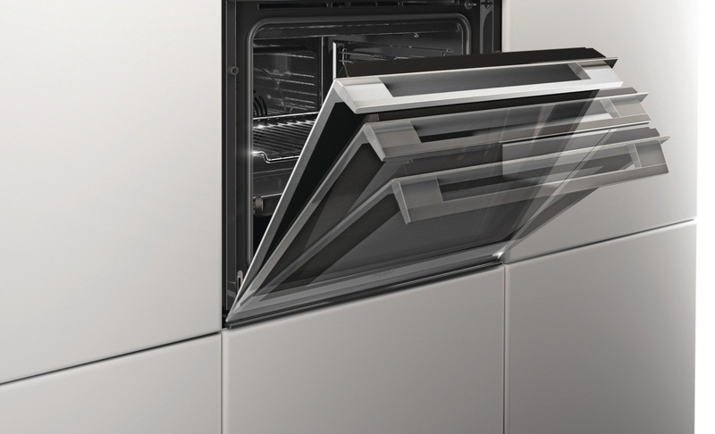 Rúra Whirlpool STEAM+ OMSR58RU1SB čierna Teplovzdušná vstavaná rúra Whirlpool OMSR58RU1SB, tiché zatváranie dvierok SoftClosing