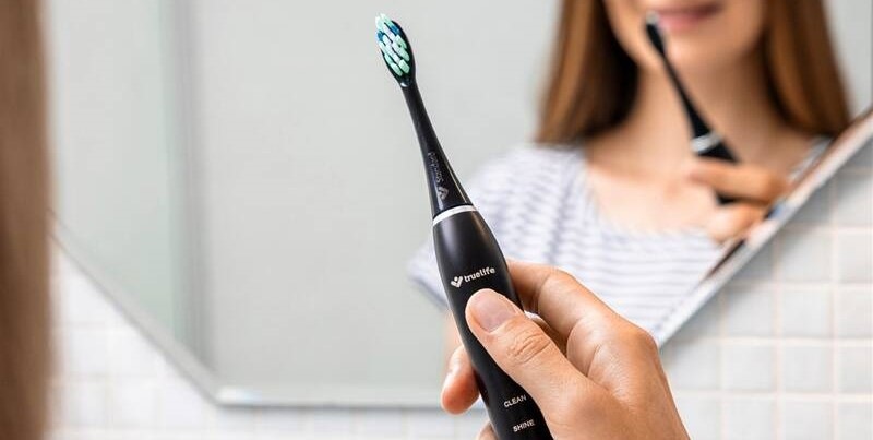 Zubná kefka TrueLife SonicBrush Clean30 Black