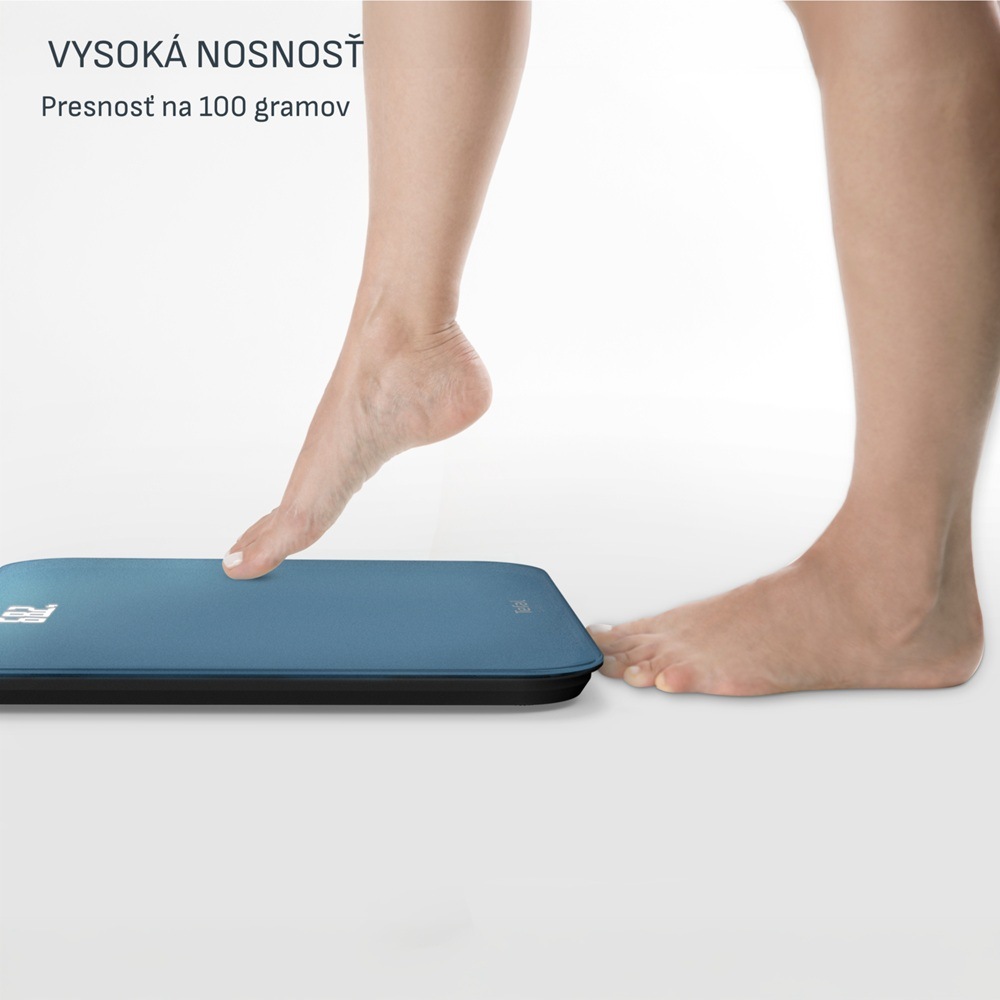 Žena vstupuje na váhu Tefal PP1905V0 Classic