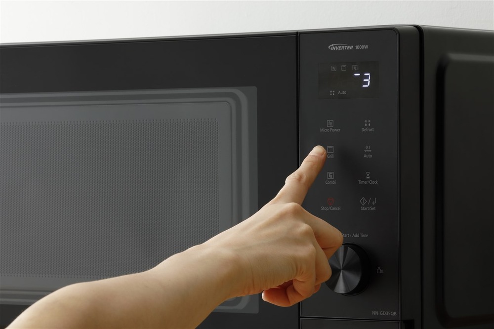 Mikrovlnná rúra Panasonic NN-GD35QBEPG čierna