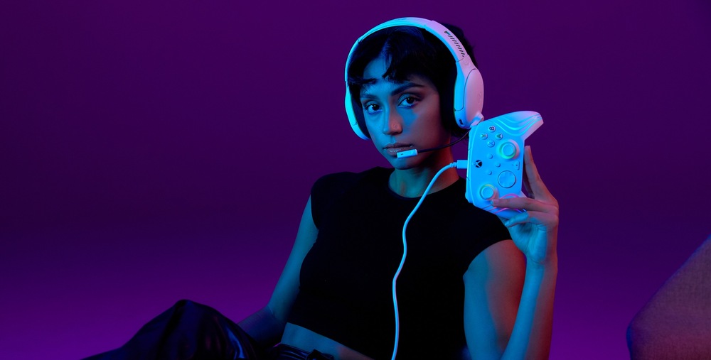 Gamepad PDP Afterglow Wave RGB Wired Controller pre Xbox One/Series sivý PDP Afterglow Wave RGB Wired Controller pre Xbox Series X|S/Xbox One/PC (049-024-GE)