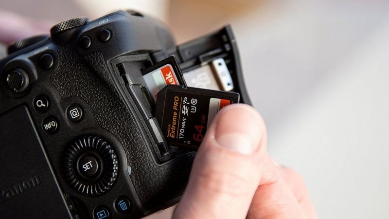 Digitálny fotoaparát Canon EOS R6 čierny Digitálny fotoaparát Canon EOS R6 čierny