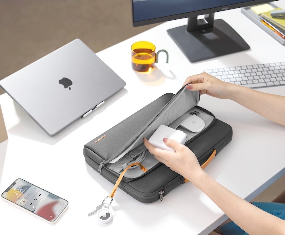 Brašna na notebook tomtoc Briefcase na 16" MacBook Pro (2021) čierna Taška na notebook tomtoc Briefcase na 16" MacBook Pro (2021) - čierna