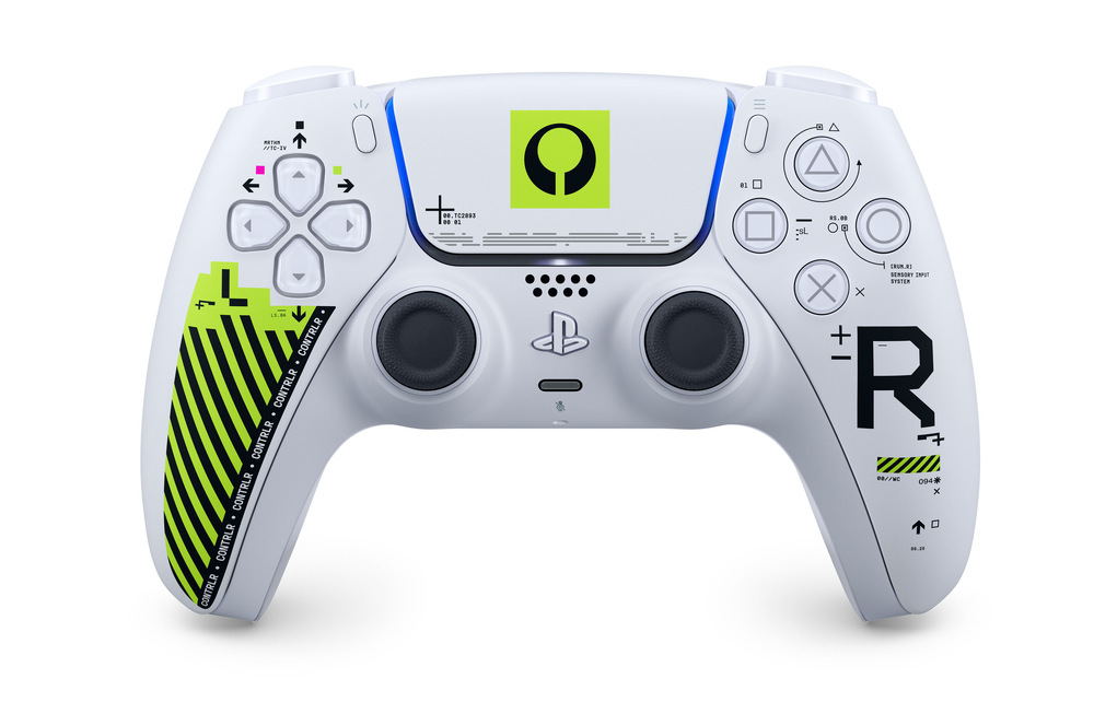 Herný ovládač PlayStation 5 DualSense v dizajne hry Marathon v bielo-zelenom prevedení.