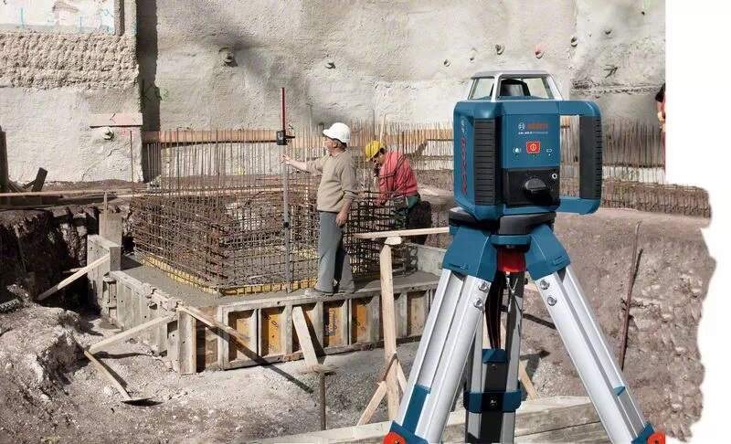 Rotačný laser Bosch Professional GRL 400H + LR1 (1X 9v baterie 6LR20) Rotačný laser Bosch Professional GRL 400H + LR1 (1X 9v baterie 6LR20)