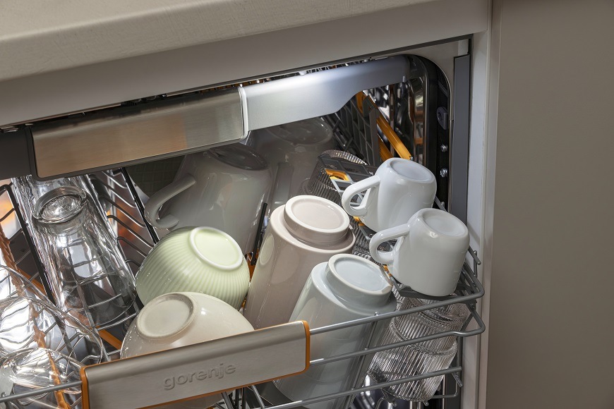 Vstavaná umývačka Gorenje GV663A65, LED osvetlenie