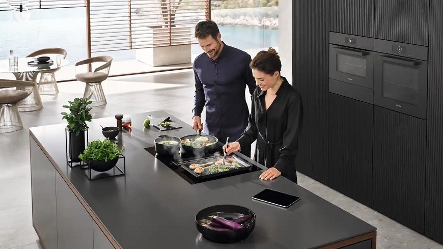 Indukčné varné dosky s odsávaním Miele KMDA 7272 FL-U čierna Indukčné varné dosky s odsávaním Miele KMDA 7272 FL-U čierna