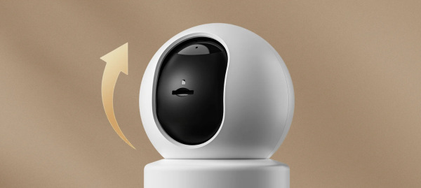 IP kamera Xiaomi Smart C302 biela Xiaomi Smart C302 – fyzický kryt objektívu zasunutý nahor do tela kamery.