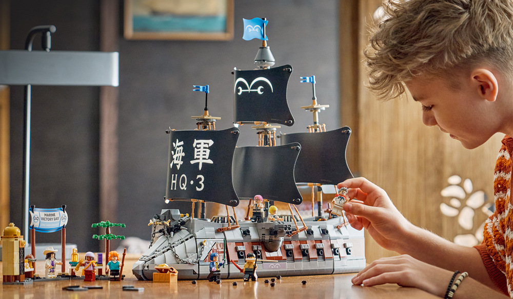 Stavebnica LEGO® ONE PIECE 75646 Garpova námorná bojová loď Z 1 705 dielikov vznikne loď dlhá cez 44 cm, ktorej stavanie uľahčí 3D návod v aplikácii LEGO Builder.
