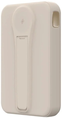 Powerbank ADAM Elements VIONTA C2 Pro 8-in-1 10000 mAh béžová Bočný pohľad na powerbanku Adam Elements s integrovaným pútkom a výklopným stojanom.