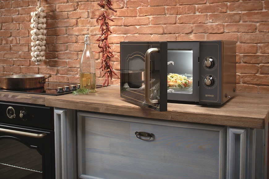Mikrovlnná rúra Gorenje Retro MO 4250 CLB čierna Mikrovlnná rúra Gorenje MO4250CLB s grilom, keramická doska