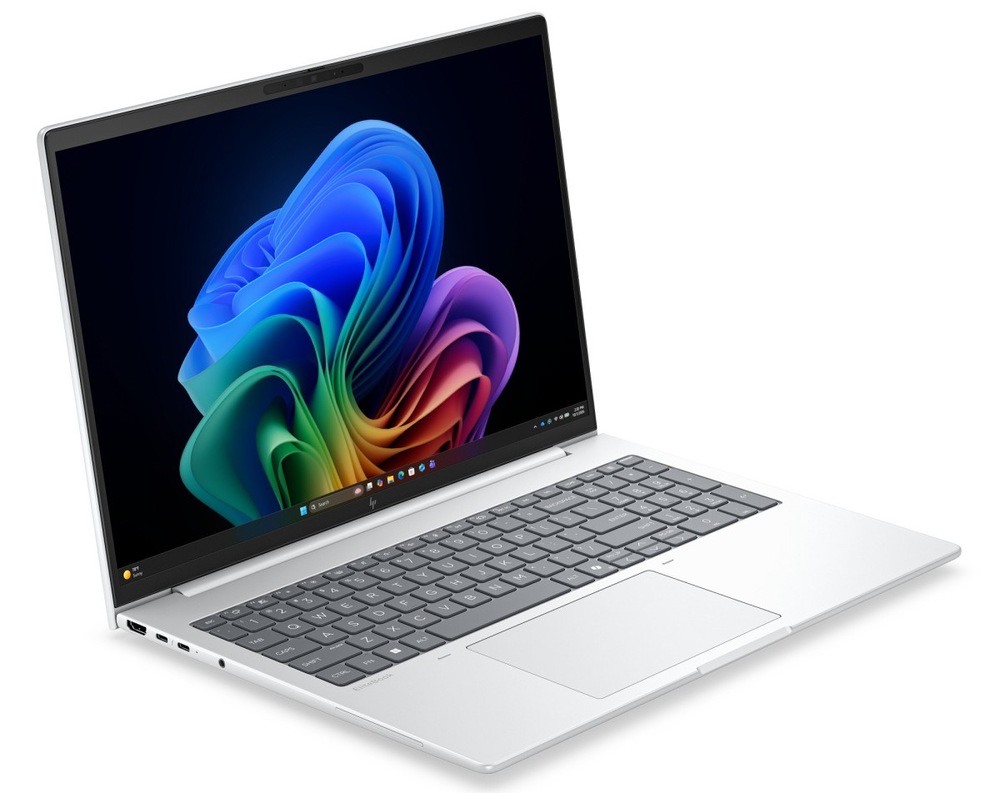 Notebook HP Elitebook 8 G2a 16" strieborný Otvorený a zapnutý notebook HP Elitebook 8 G2a 16" otočený doprava