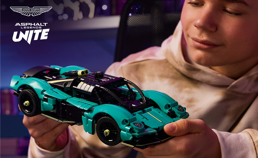 Stavebnica LEGO® Technic 42208 Aston Martin Valkyrie Stavanie Aston Martin Valkyrie deťom približuje fungovanie automobilov a prepája kreativitu s technickým poznávaním.