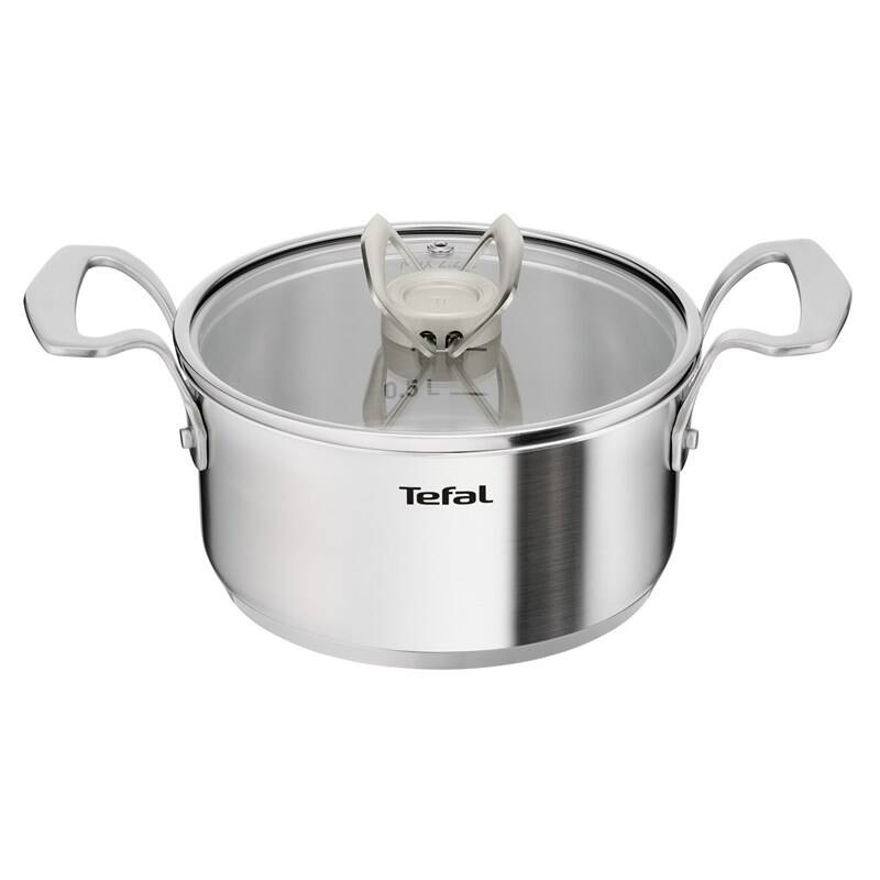 Nerezový kastról Tefal s priemerom 18 cm.
