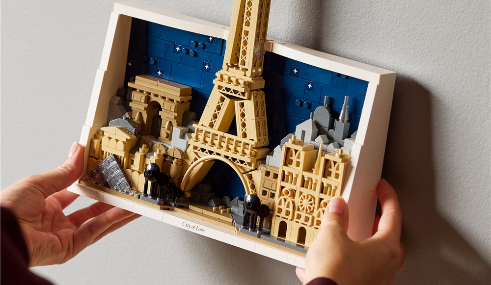 Stavebnica LEGO® Architecture 21064 Paříž – město lásky Stavanie parížskej panorámy s hviezdnou oblohou ponúka kreatívny projekt, ktorý pripomenie atmosféru francúzskej metropoly.