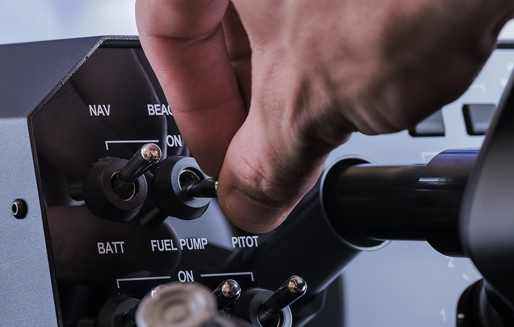 Garanciou presnosti je u Moza Racing AY210 15-bitový magnetický snímač
