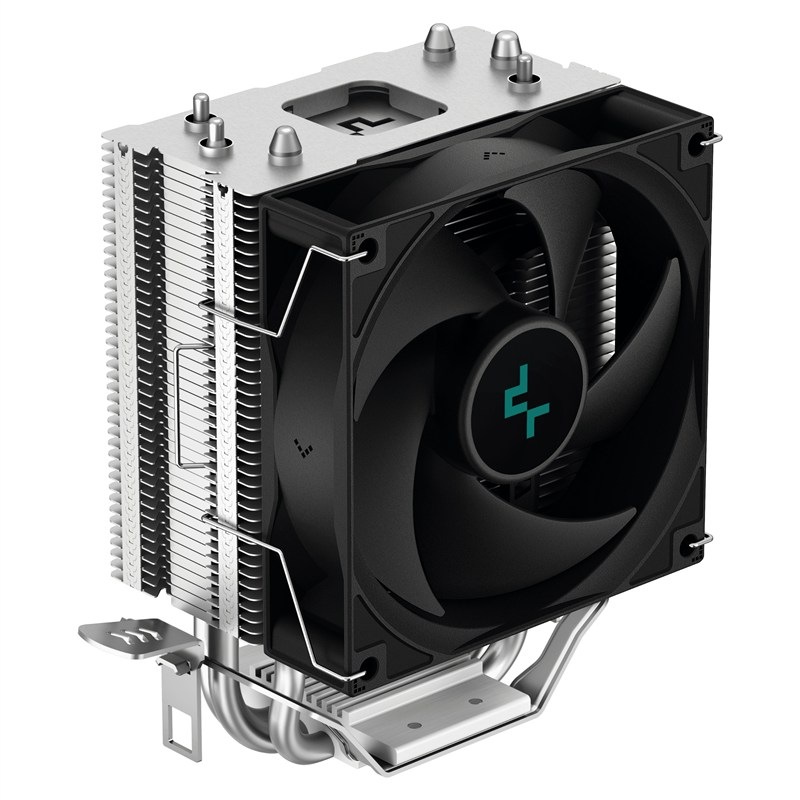 CPU chladič DeepCool AG300 v striebornej a čiernej farbe.