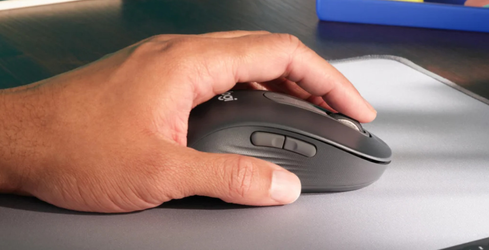 Myš Logitech Signature M650 + podložka Mouse Pad Studio grafitová farba Myš Logitech Signature M650 + podložka Mouse Pad Studio grafitová farba