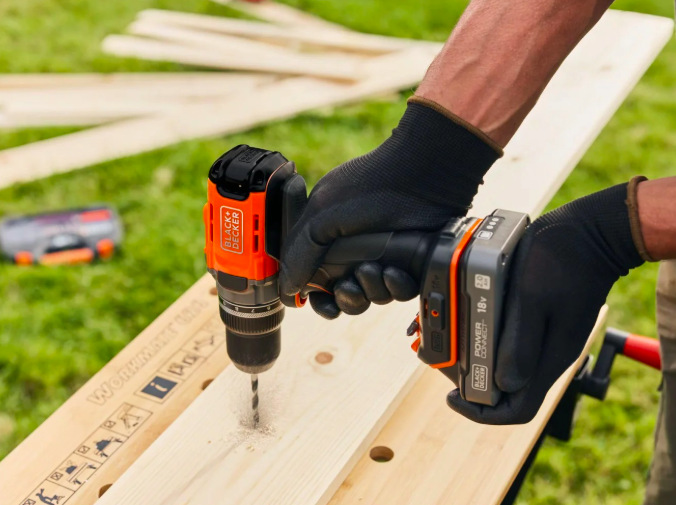 Aku vŕtačka Black-Decker BCD382D2XK-QW (s batériou) Aku vŕtačka Black-Decker BCD382D2XK-QW (s batériou)