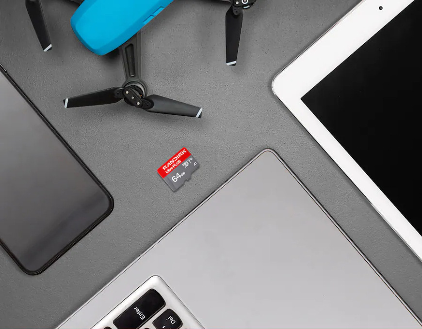 Pamäťová karta SANDISK Micro SDXC Ultra Plus 128GB UHS-I U1 (200R) + SD apaptér Pamäťová karta SanDisk Ultra Plus microSDXC medzi notebookom, tabletom, telefónom a dronom