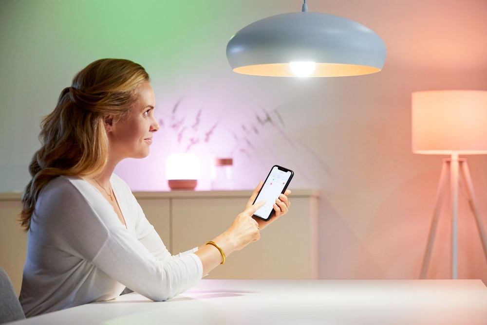 Inteligentná žiarovka Philips Smart LED Smart LED 7W, E27, jantárové sklo, Tunable White