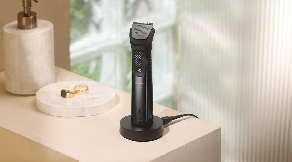 Zastrihávač multifunkčný Philips Series 9000 MG9690/30 + Philips OneBlade na tvár čierny Zastrihávač na nabíjačke