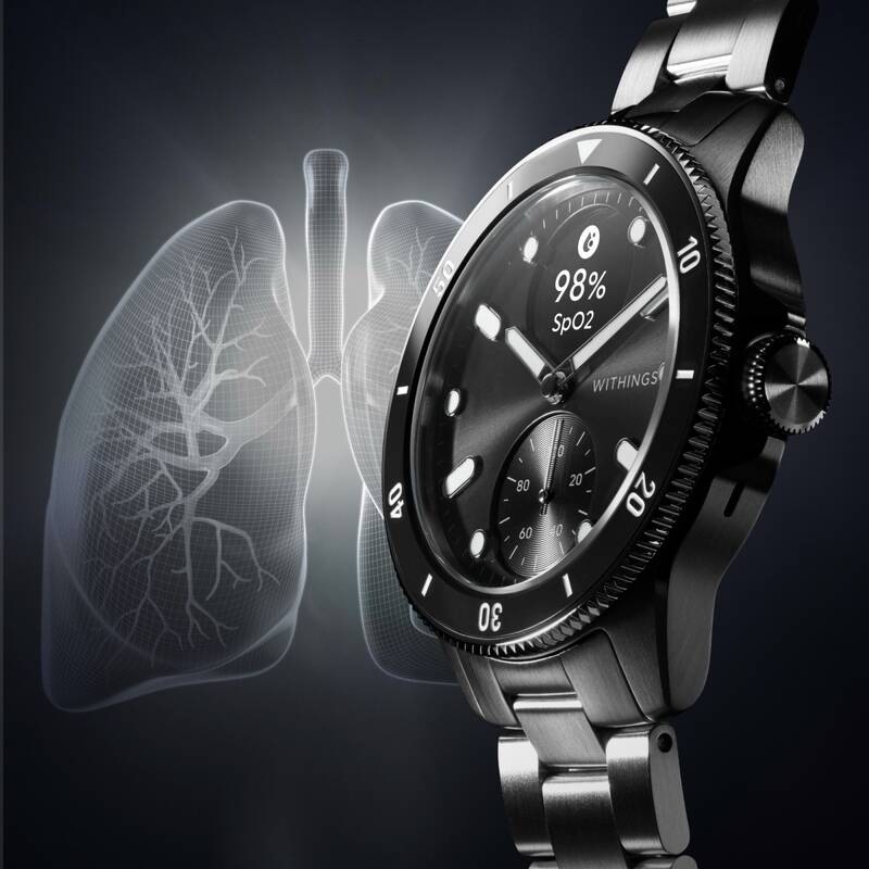 Senzor SpO2 na hodinkách Withings ScanWatch Nova ukazuje hodnotu vedľa vizualizácie pľúc