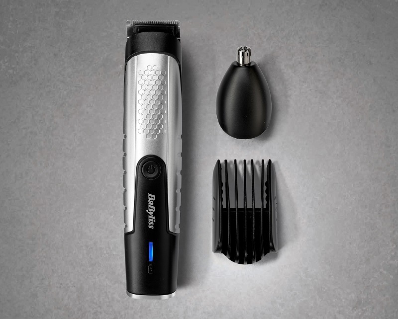 Zastrihávač fúzov BaByliss T812E čierny/strieborný Zastrihávač fúzov BaByliss T812E čierny/strieborný