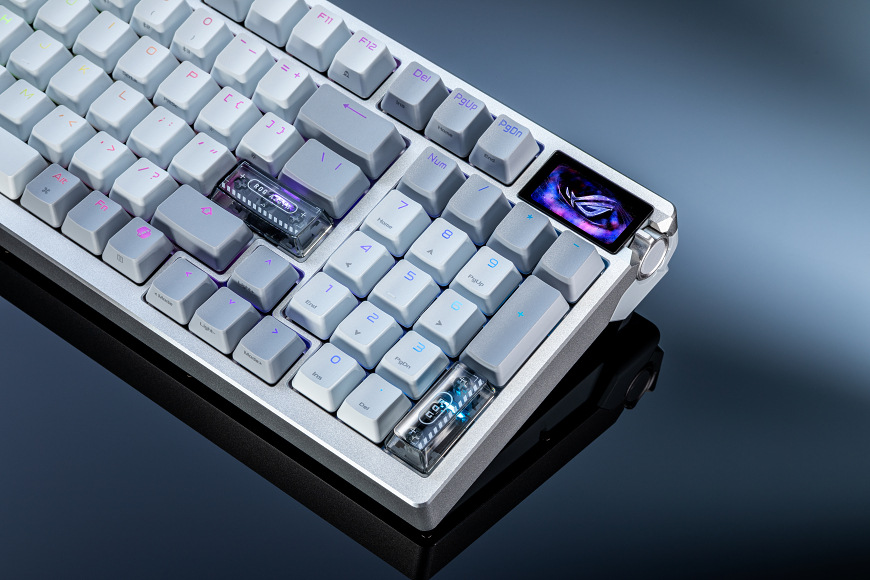 Klávesnica Asus ROG Azoth 96 HE CZ/SK čierna Asus ROG Azoth 96 HE – detail displeja a klávesov