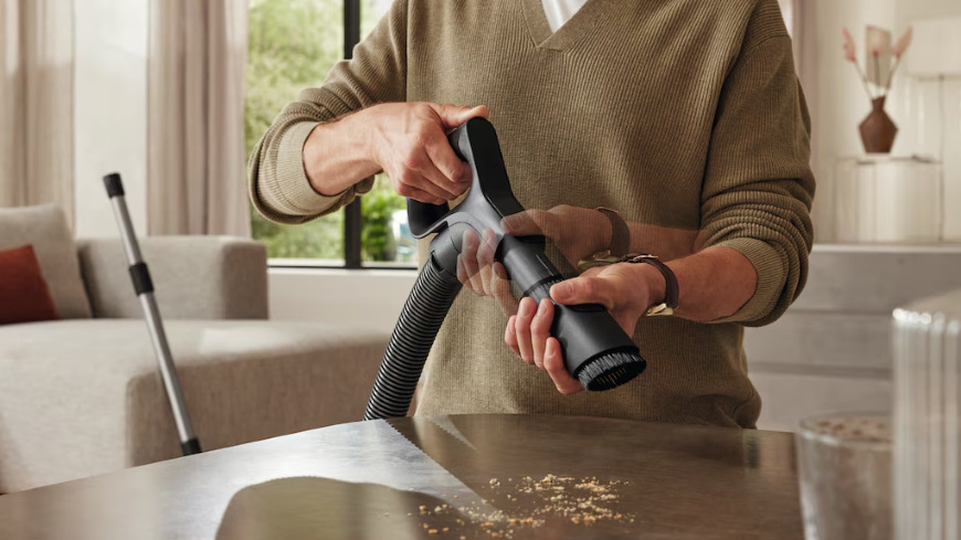 Podlahový vysávač Miele Guard L1 Red Pulse Rubínově červená Velvet Podlahový vysávač Miele Guard L1 Red Pulse Rubínově červená Velvet