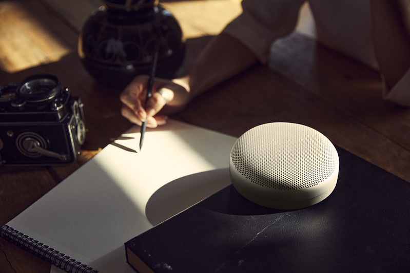 Prenosný reproduktor Bang & Olufsen Beosound A1 (2nd Gen) čierny Prenosný reproduktor Bang & Olufsen Beosound A1 (2nd Gen) čierny