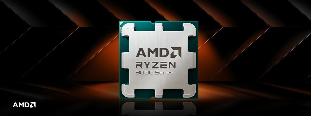 Herný počítač Lynx Challenger Ryzen 7 čierny Čip AMD Ryzen radu 8000 na tmavom geometrickom pozadí s oranžovými akcentmi. Kovový povrch čipu odráža svetlo a vyjadruje pokročilú technológiu.