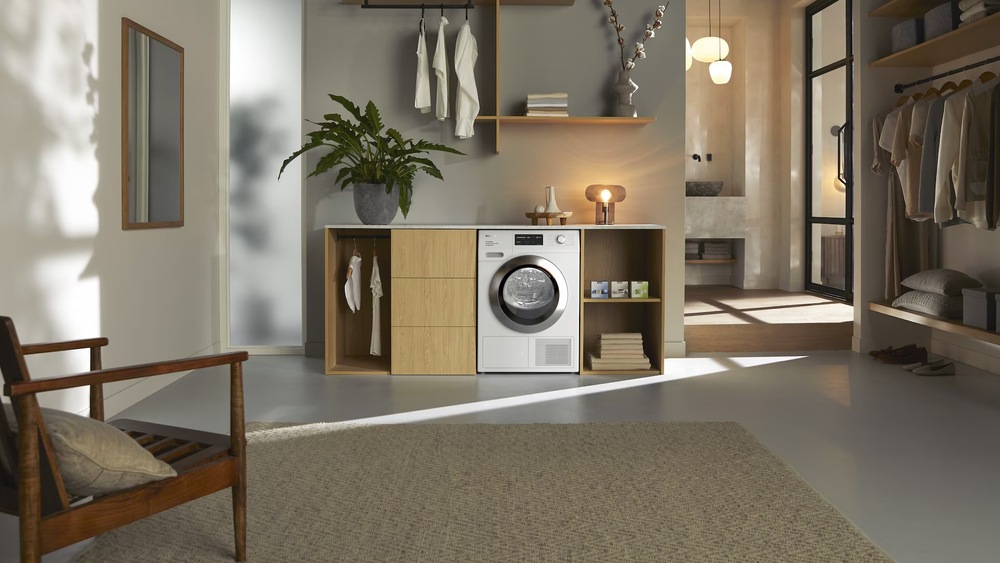 Set výrobkov Miele WEI 895 WCS +TEL 695 WP 125 biely