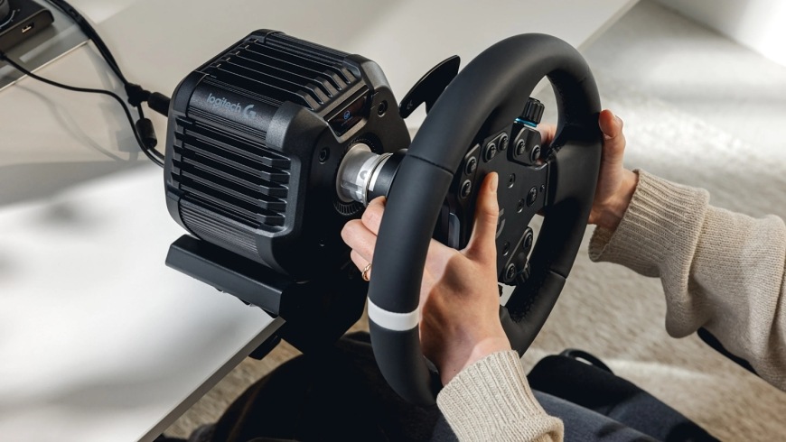 Volant Logitech G RS50 ponúka pohlcujúci zážitok zo závodných simulátorov na počítači aj hernú konzolu PS