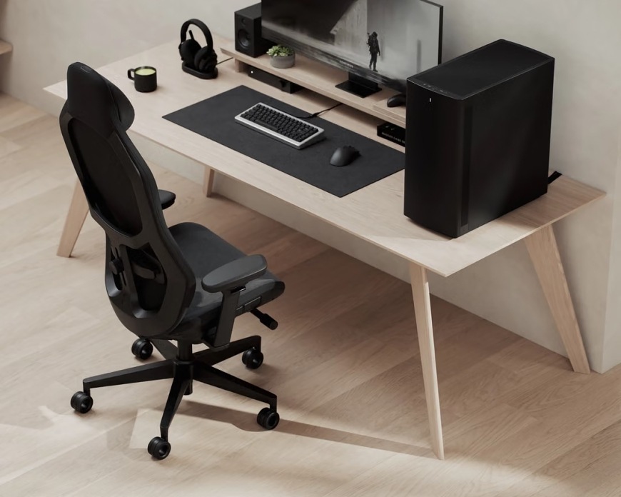 Herná stolička FRACTAL DESIGN Refine 2 Fabric Dark čierna Herné stoličky FRACTAL DESIGN Refine 2 Fabric Dark pri počítačovom stole pri pohľade zozadu