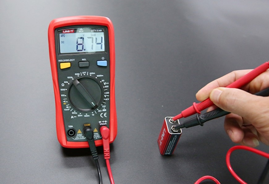 Multimeter UNI-T UT133A Multimeter UNI-T UT133A meria kapacitu batérie