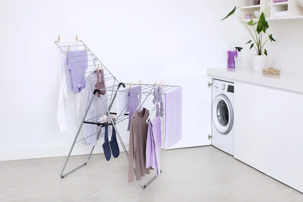 Sušiak na bielizeň Brabantia HangOn, 20 m, Metallic Grey strieborný Sušiak na bielizeň Brabantia HangOn, 20 m, Metallic Grey strieborný