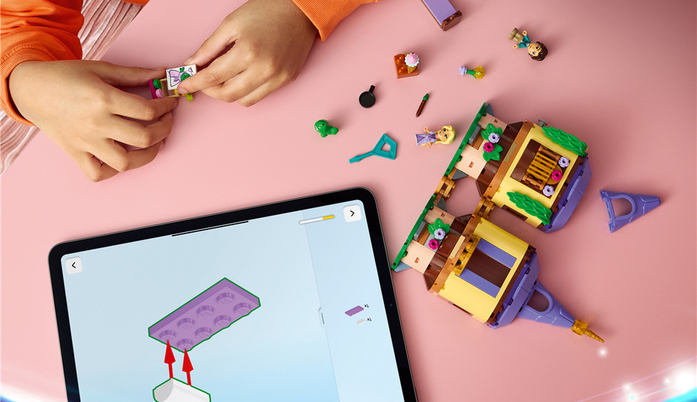 Stavebnica LEGO® │ Disney 43294 Rapunzel a jej mini veža Stavebnica zo 171 dielikov ponúka deťom od piatich rokov rozprávkové stavanie s digitálnym návodom a obľúbenými hrdinami.