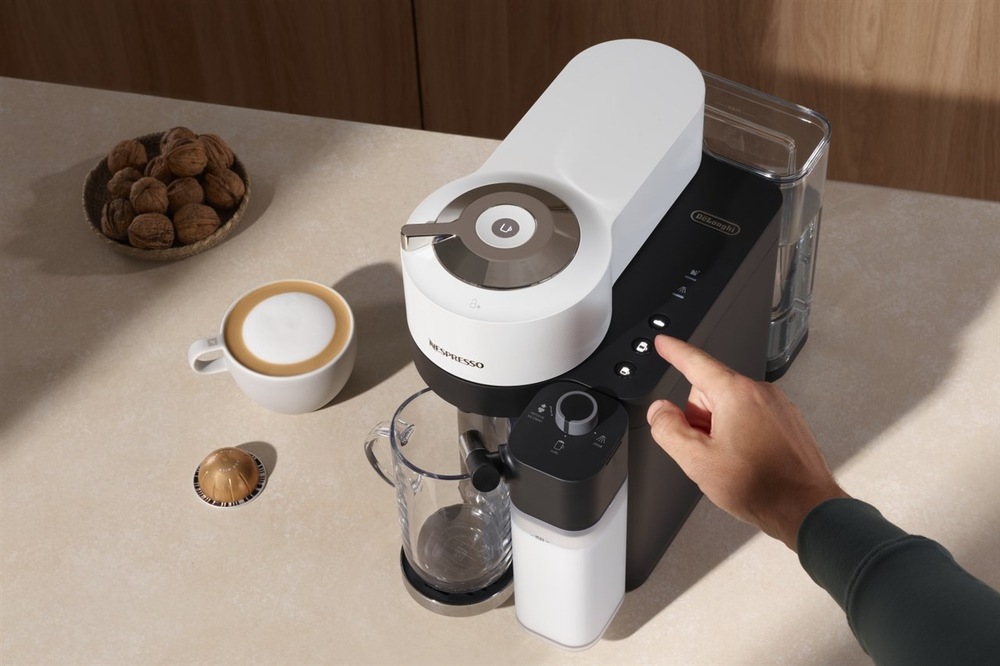 Kapsulový kávovar De'Longhi Nespresso Vertuo Lattissima ENV300.W biely Kapsulový kávovar De'Longhi Nespresso Vertuo Lattissima ENV300.W biely
