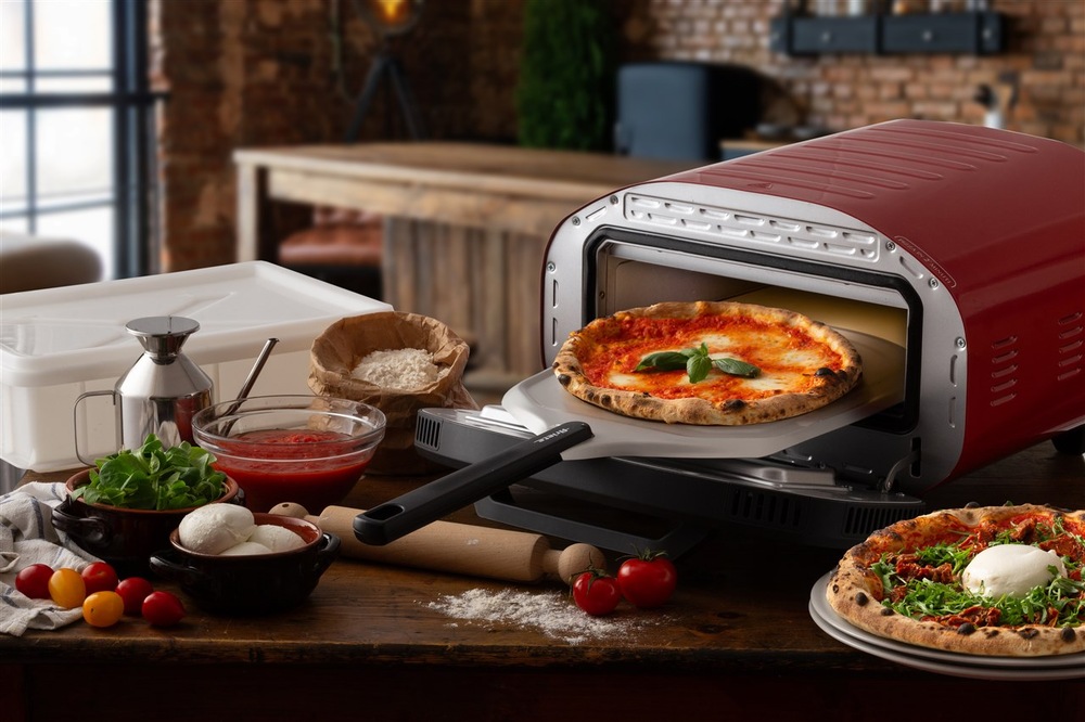 Pec na pizzu Ariete ART 3901 červená Vďaka trom režimom ohrevu a siedmim teplotným stupňom si ľahko nastavíte ideálnu teplotu pre každý typ pokrmu